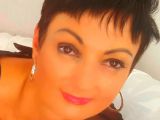 Image of cam model RennieWhite from Visit-X