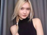 Image of cam model KarolinaRay from Visit-X