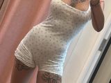 Image of cam model SexyKhloe27 from Visit-X
