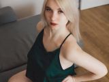 Image of cam model KarolinaRay from Visit-X