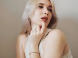 Image of cam model KarolinaRay from Visit-X