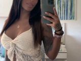 Image of cam model KarolVegas from Visit-X