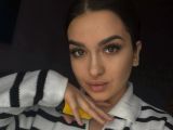 Image of cam model HotRoxana from Visit-X