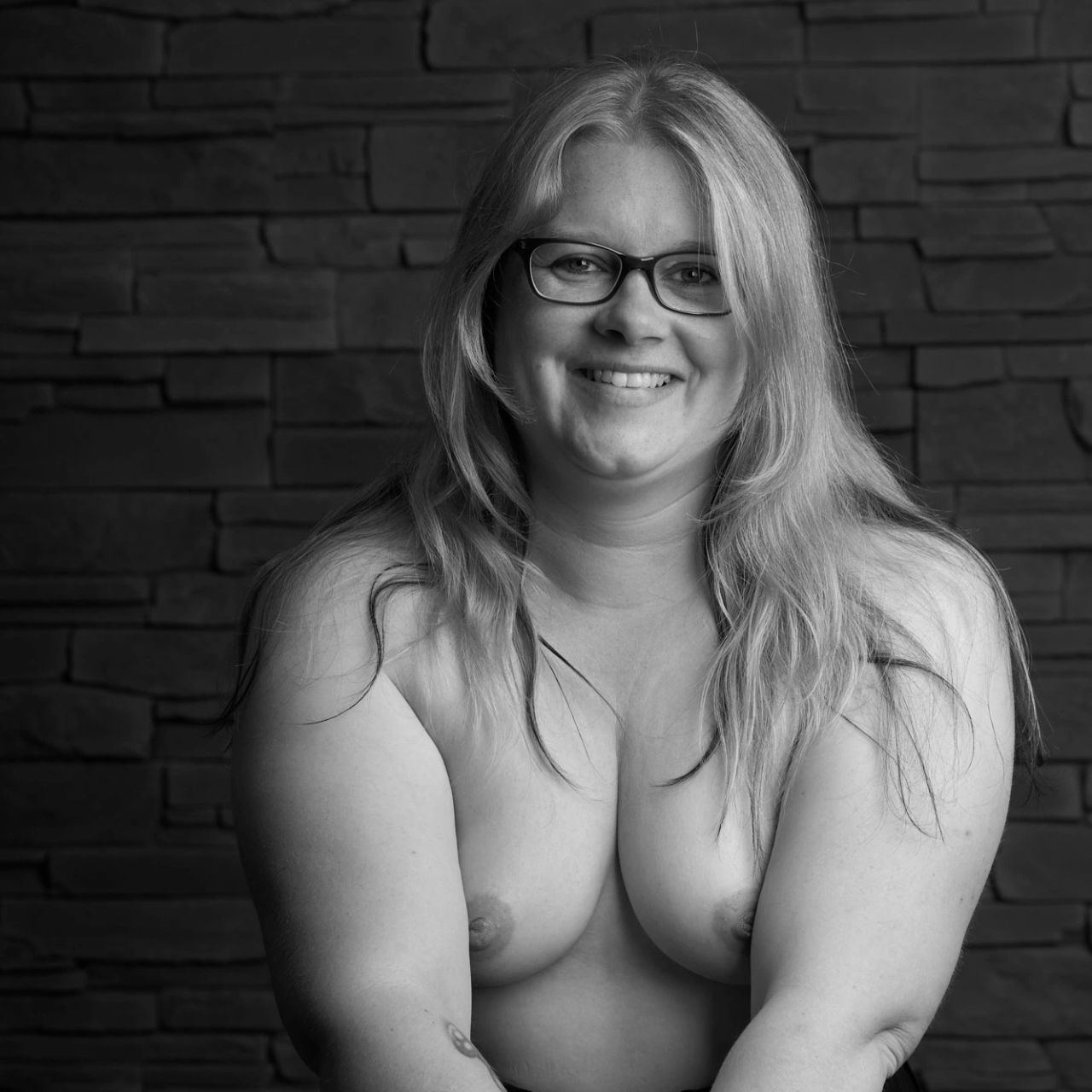 HotCurvy82