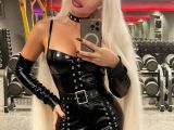 Image of cam model Roxxxy from Visit-X