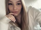 Image of cam model AngelaLuxe from Visit-X