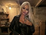 Image of cam model Roxxxy from Visit-X