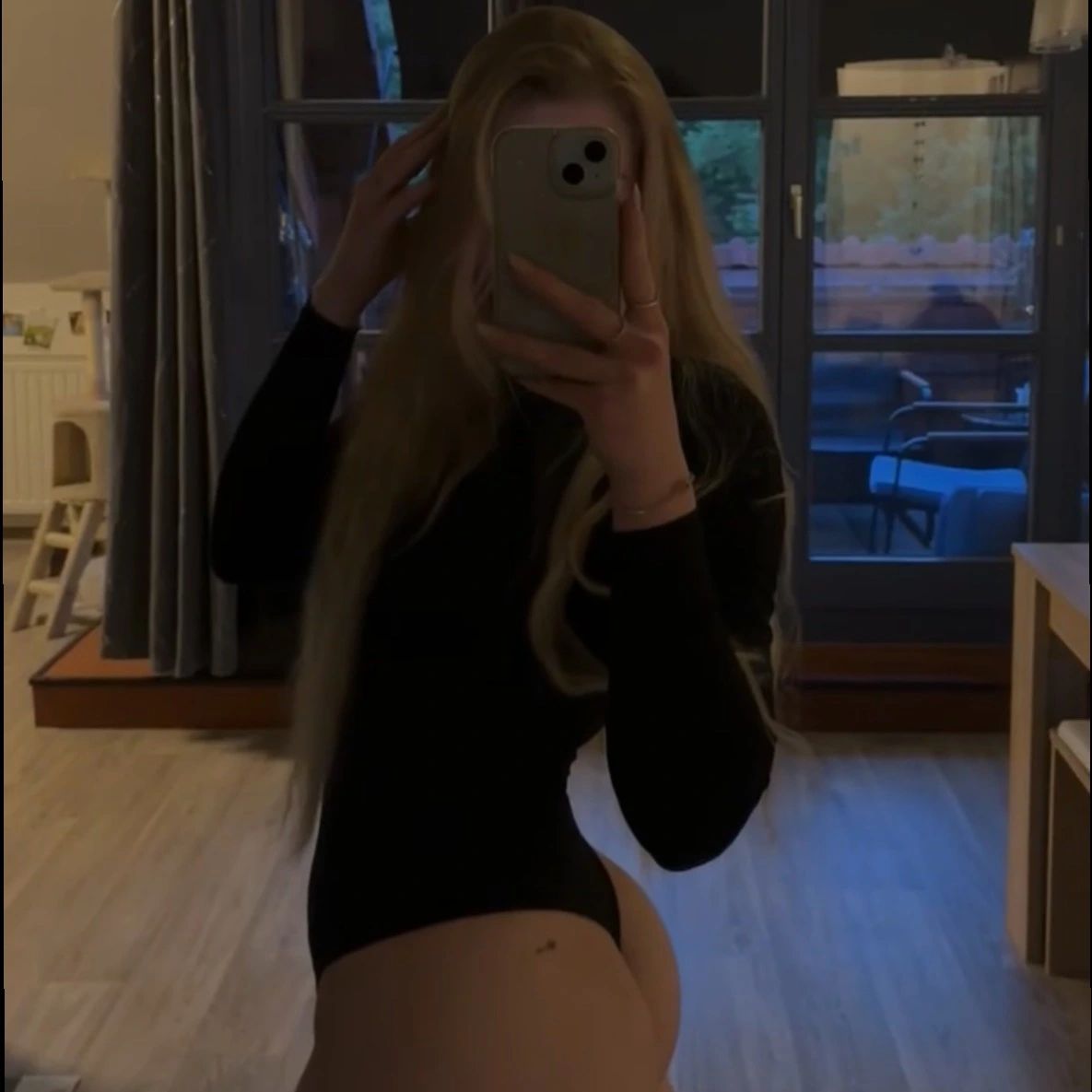 RoyalBlondie