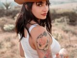 Image of cam model Hollyshtt from Visit-X