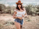 Image of cam model Hollyshtt from Visit-X