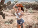 Image of cam model Hollyshtt from Visit-X