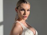 Image of cam model SadieGold from Visit-X