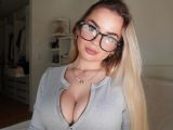 Image of cam model Alicia-Adina from Visit-X
