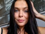 Image of cam model VanessaGold from Visit-X