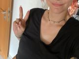 Image of cam model MrsAlmond from Visit-X
