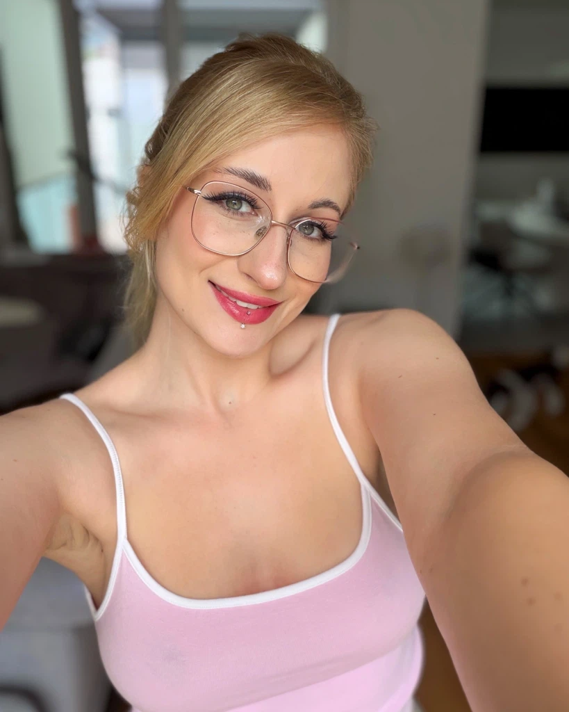 MikaNox:heute ist nicht der tag für unschuldige dinge 🤫