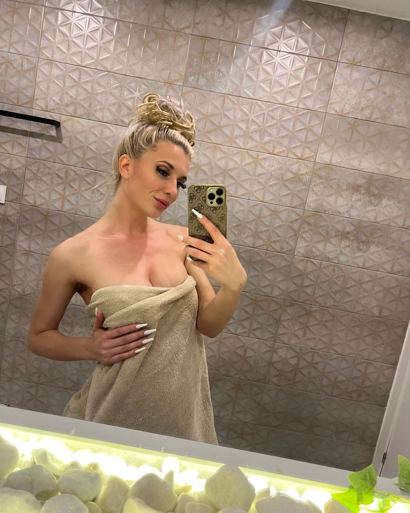 JayJayPink:GOOD MORNING 💦💦 JayJayPink:GOOD MORNING 💦💦