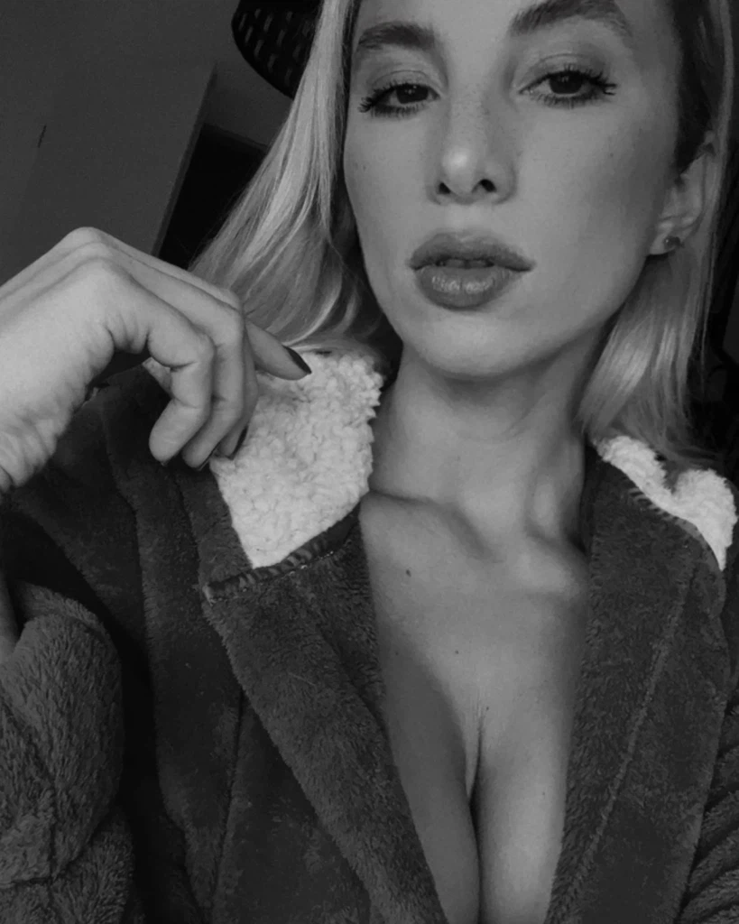 HannaSecret:Bist du auch noch nicht müde ?😴 HannaSecret:Bist du auch noch nicht müde ?😴