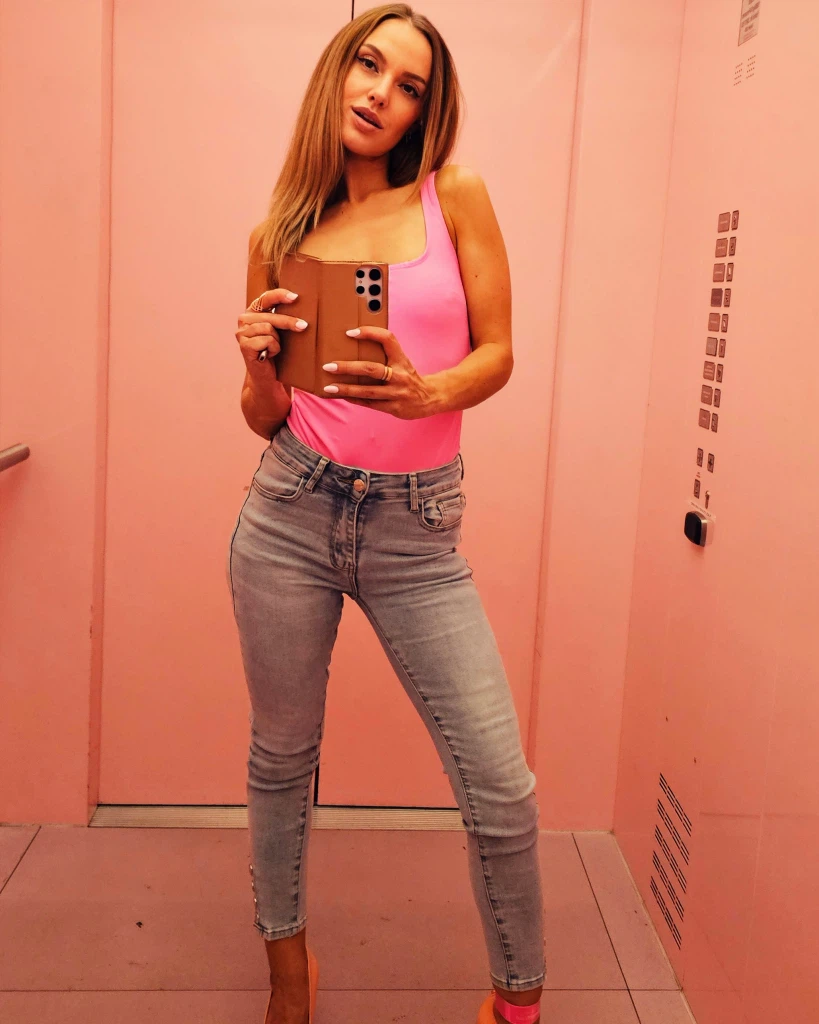 VickyFox:Mach dir das Leben in den Farben die dir gefallen.🙃💯👍❤️🔥 VickyFox:Mach dir das Leben in den Farben die dir gefallen.🙃💯👍❤️🔥