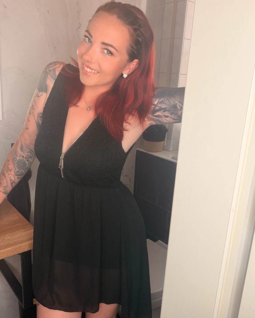 NinaDevil:Jetzt ONLINE und ich hoffe du schaust dir mein DATING Video von heute morgen an!  Lass mich danach auch gerne Wissen was du mit mir angestellt hättest!