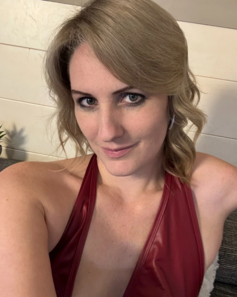 NoraNoxx:Locken, mal was anderes, gefällt dir das?