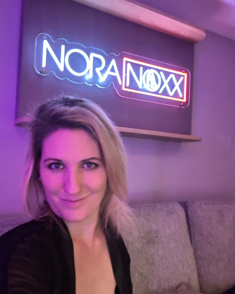 NoraNoxx:Neues Zimmer