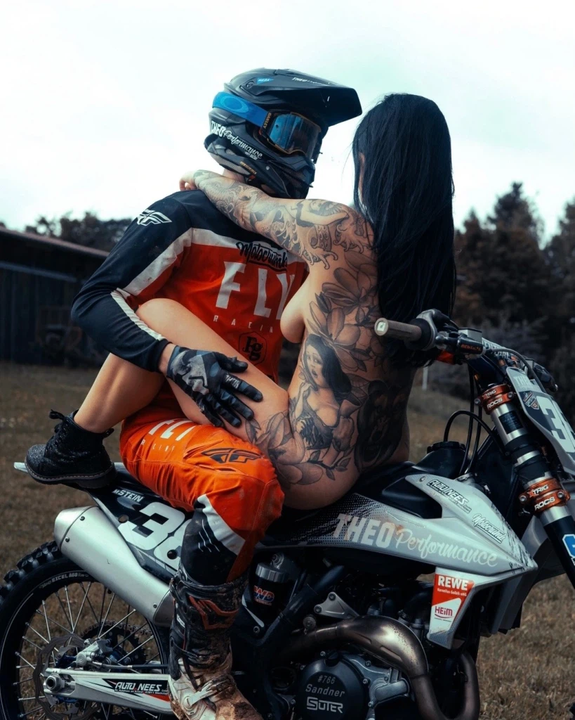 KiraKane:Würdest du gern mit ihm tauschen ?! 😋