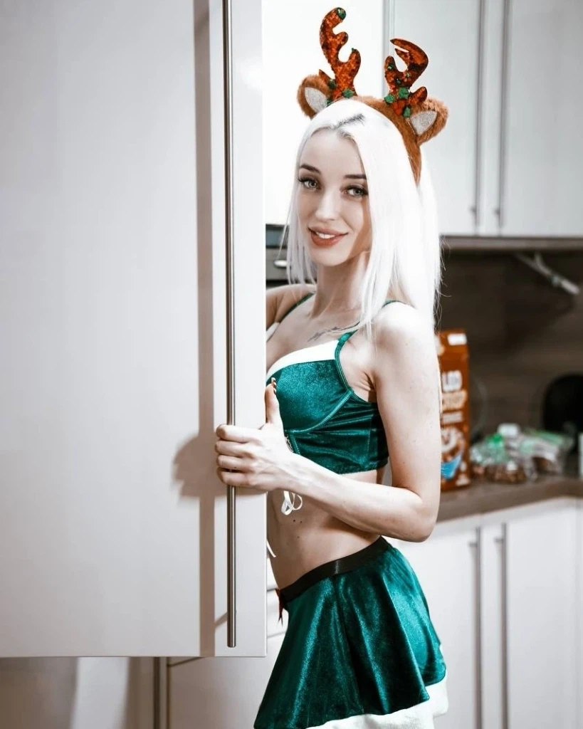 CremeDeLaCreme:Happy First Advent! 🎅 CremeDeLaCreme:Happy First Advent! 🎅