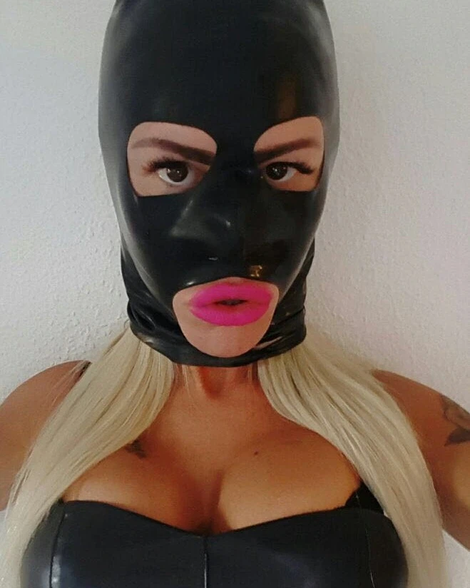 LaraBergmann:Lust auch mal hier online dominiert zu werden? dann schreib mich gerne mal an!