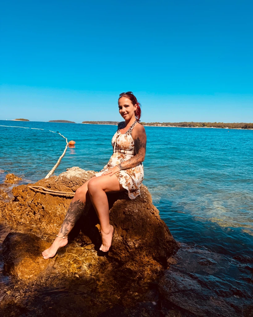 NinaDevil:Schick mir ein DICK PIC von dir und ich bewerte ich es heute ;) NinaDevil:Schick mir ein DICK PIC von dir und ich bewerte ich es heute ;)