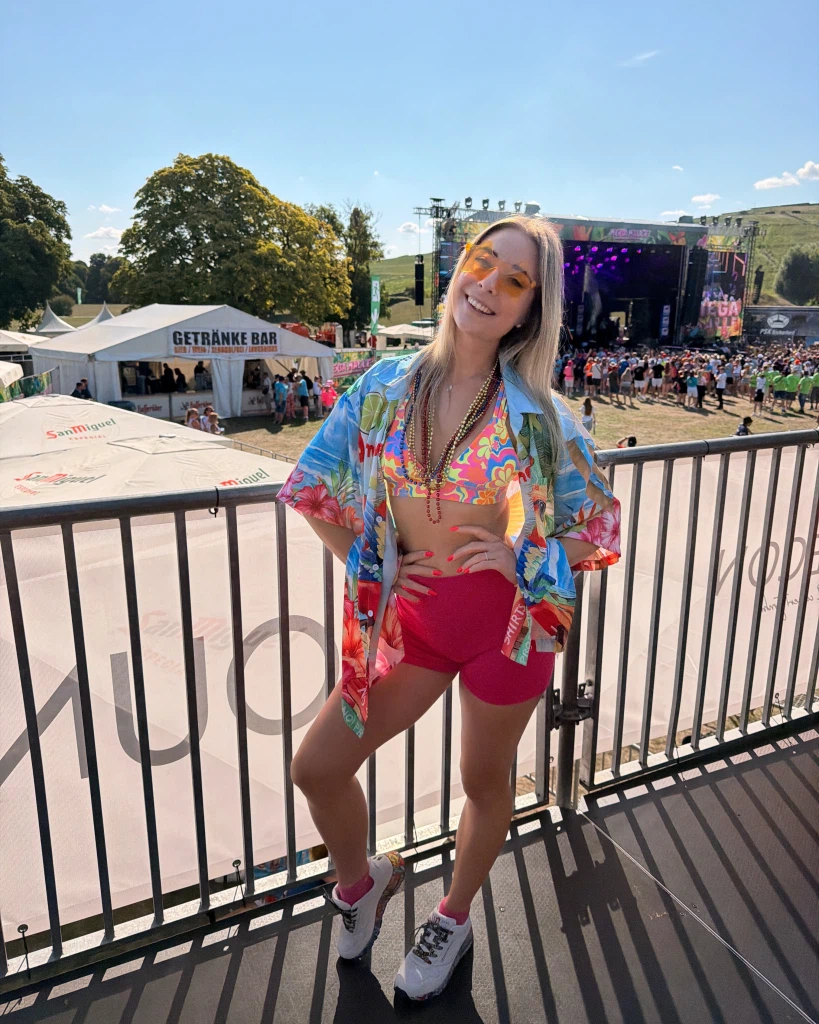 LeniFetisch:Ganzen Tag auf dem Festival! LeniFetisch:Ganzen Tag auf dem Festival!