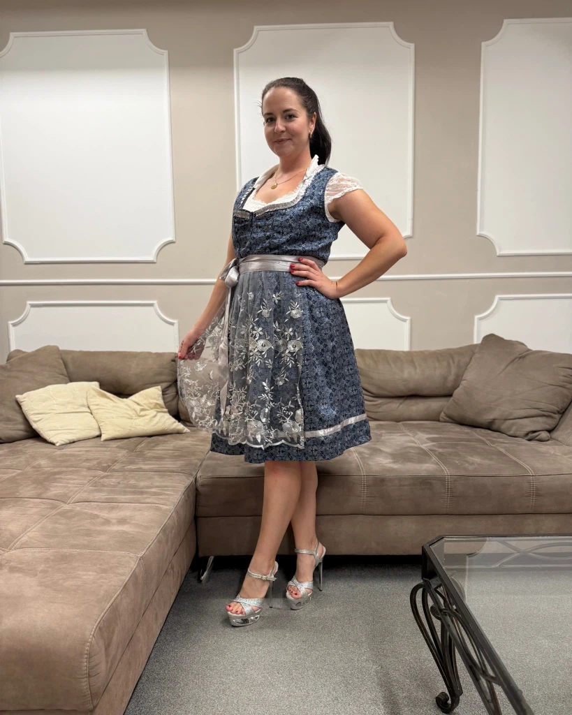 EmmaSecret:Pünktlich zum Start des Oktoberfest! Neues Video im Dirndl und geile Bilder im Feed! EmmaSecret:Pünktlich zum Start des Oktoberfest! Neues Video im Dirndl und geile Bilder im Feed!