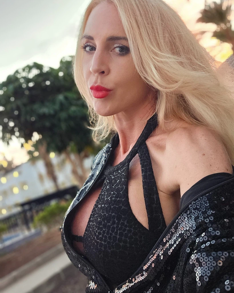 Kate-Monroe:Was wäre der perfekte Urlaubstag für dich? Kate-Monroe:Was wäre der perfekte Urlaubstag für dich?