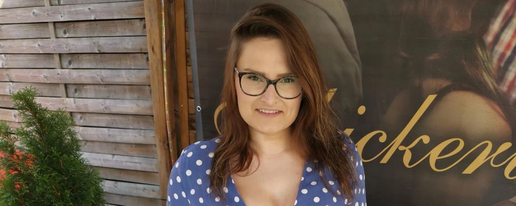 HollyBanks – Banner