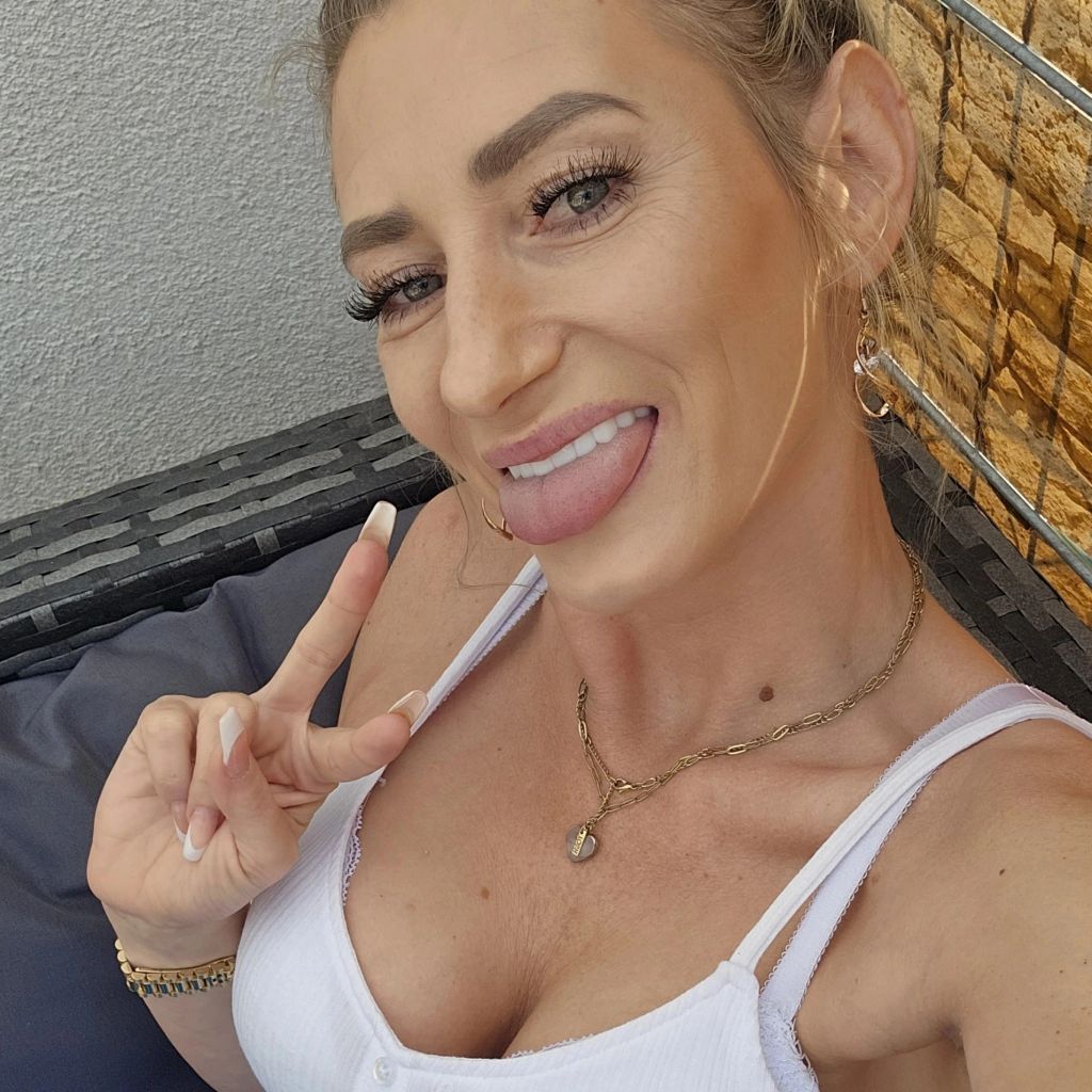 Vika-Viktoria