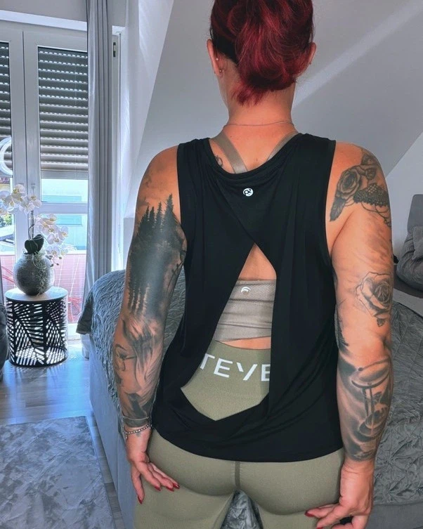 NinaDevil:CHECK MEIN NEUES VIDEO! Ich habe mich Ready fürs Gym gemacht und hatte meine Sport Klamotten angezogen. NinaDevil:CHECK MEIN NEUES VIDEO! Ich habe mich Ready fürs Gym gemacht und hatte meine Sport Klamotten angezogen.