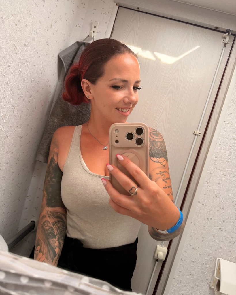 NinaDevil:Hi! Ich bin jetzt online hier im Chat! NinaDevil:Hi! Ich bin jetzt online hier im Chat!