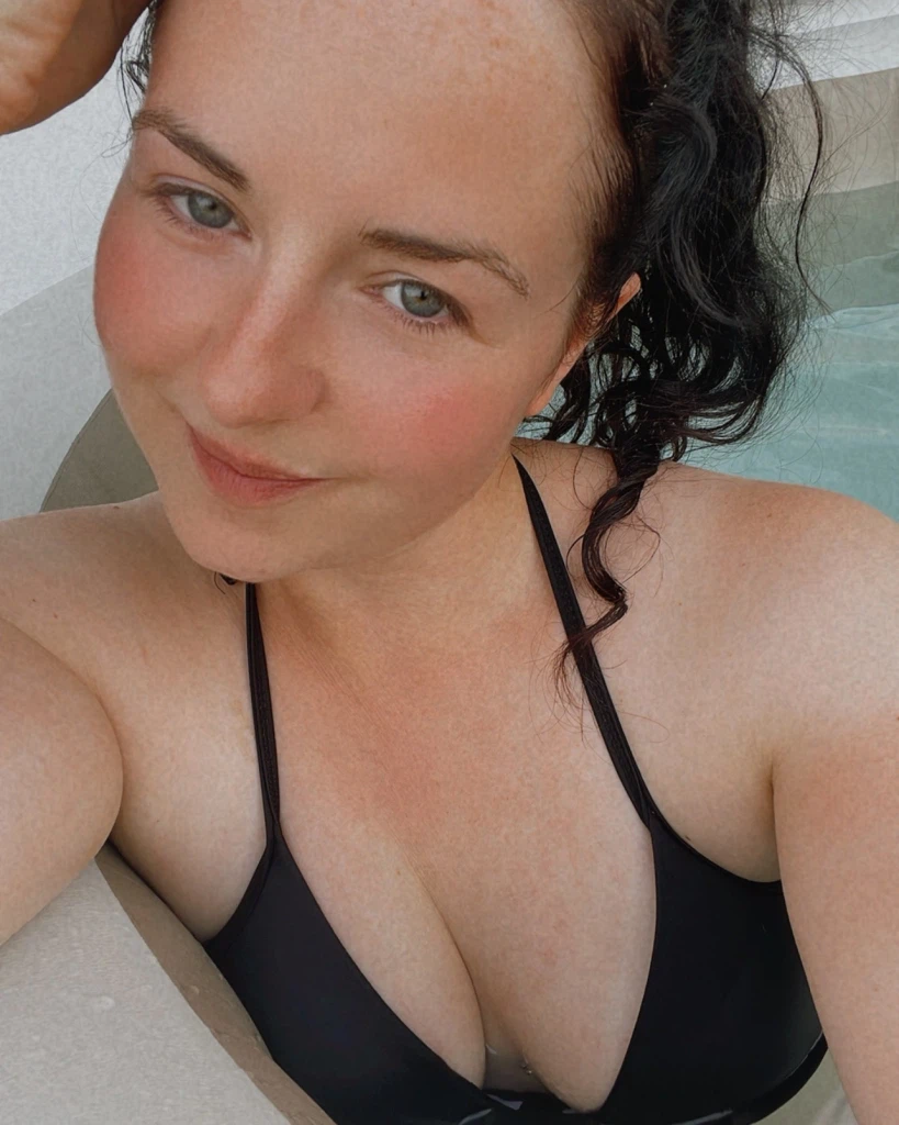 EmmaSecret:Sooo heiß 🥵 😉 EmmaSecret:Sooo heiß 🥵 😉