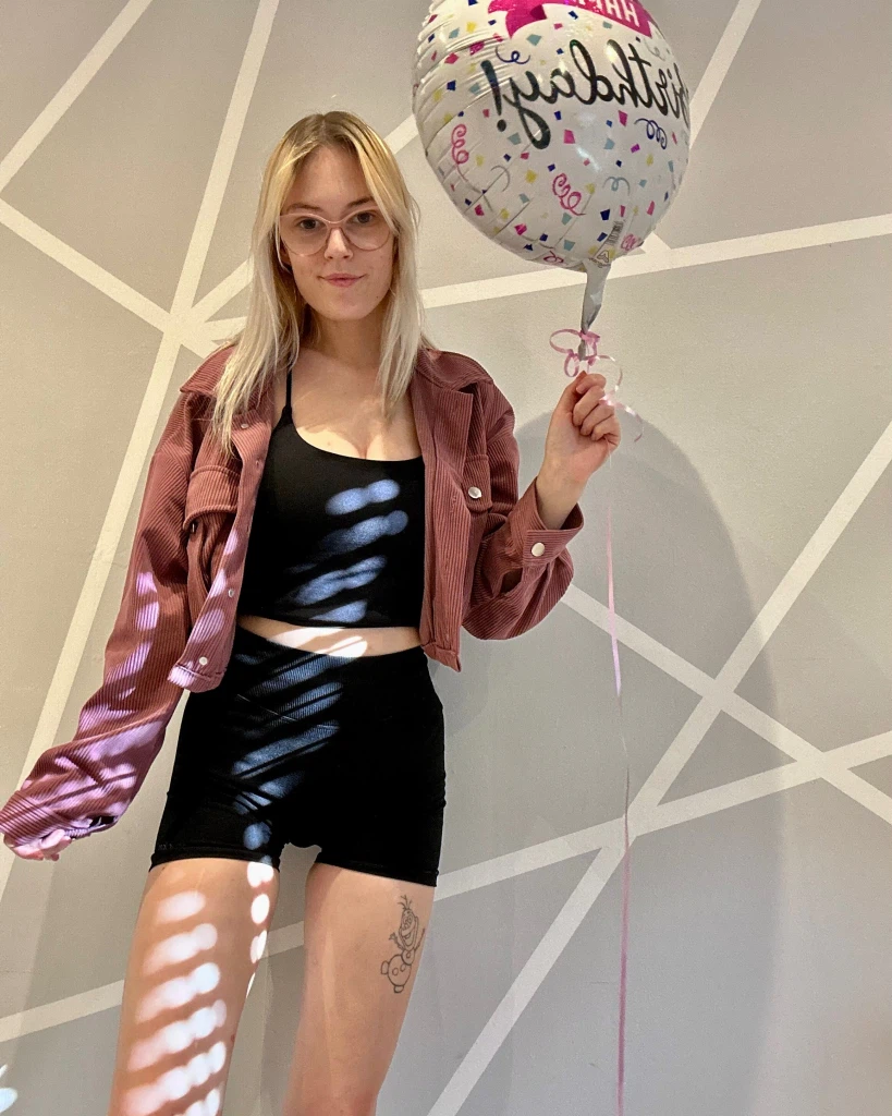 Beikatha:Schaust du um Mitternacht rein?🎁🥳 Ich hab Geburtstag Beikatha:Schaust du um Mitternacht rein?🎁🥳 Ich hab Geburtstag
