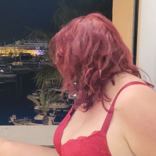 NikkiHolland