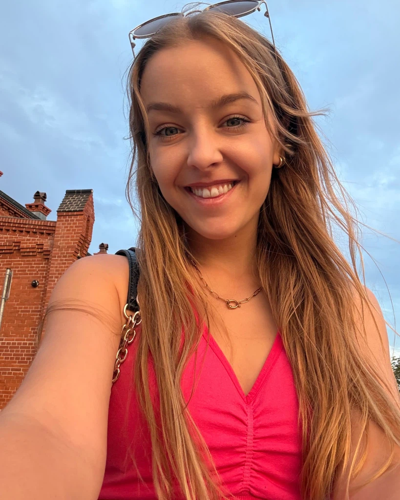 LanaRayes:Sehen wir uns heut wieder am Abend im Live Chat?🩷 LanaRayes:Sehen wir uns heut wieder am Abend im Live Chat?🩷