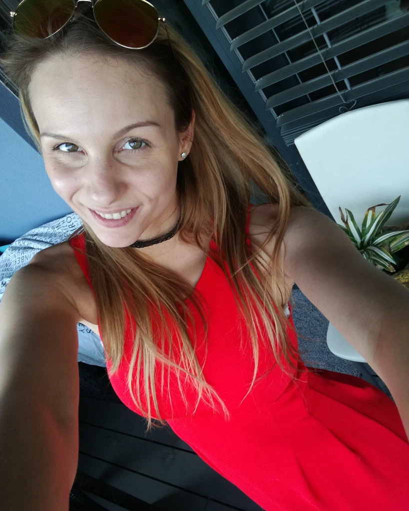 MaryWet:Glaubst du mir diesen Blick? 😇 MaryWet:Glaubst du mir diesen Blick? 😇