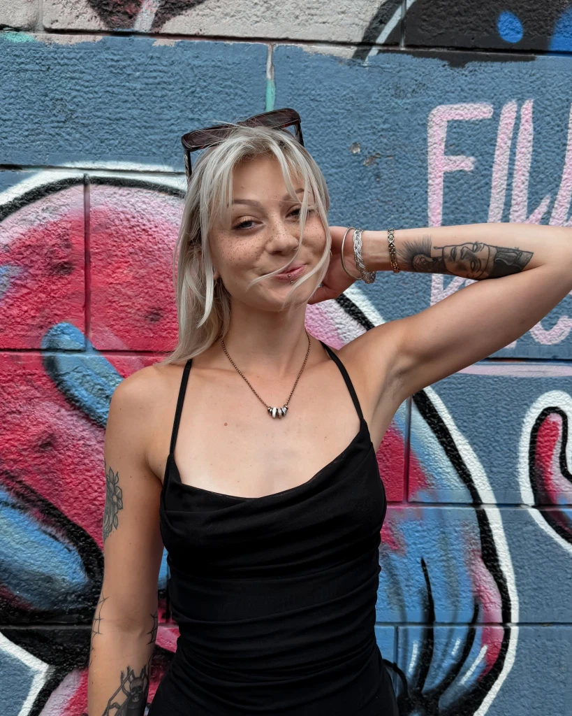 WitheredRose:Graffiti & good vibes 🖤 WitheredRose:Graffiti & good vibes 🖤