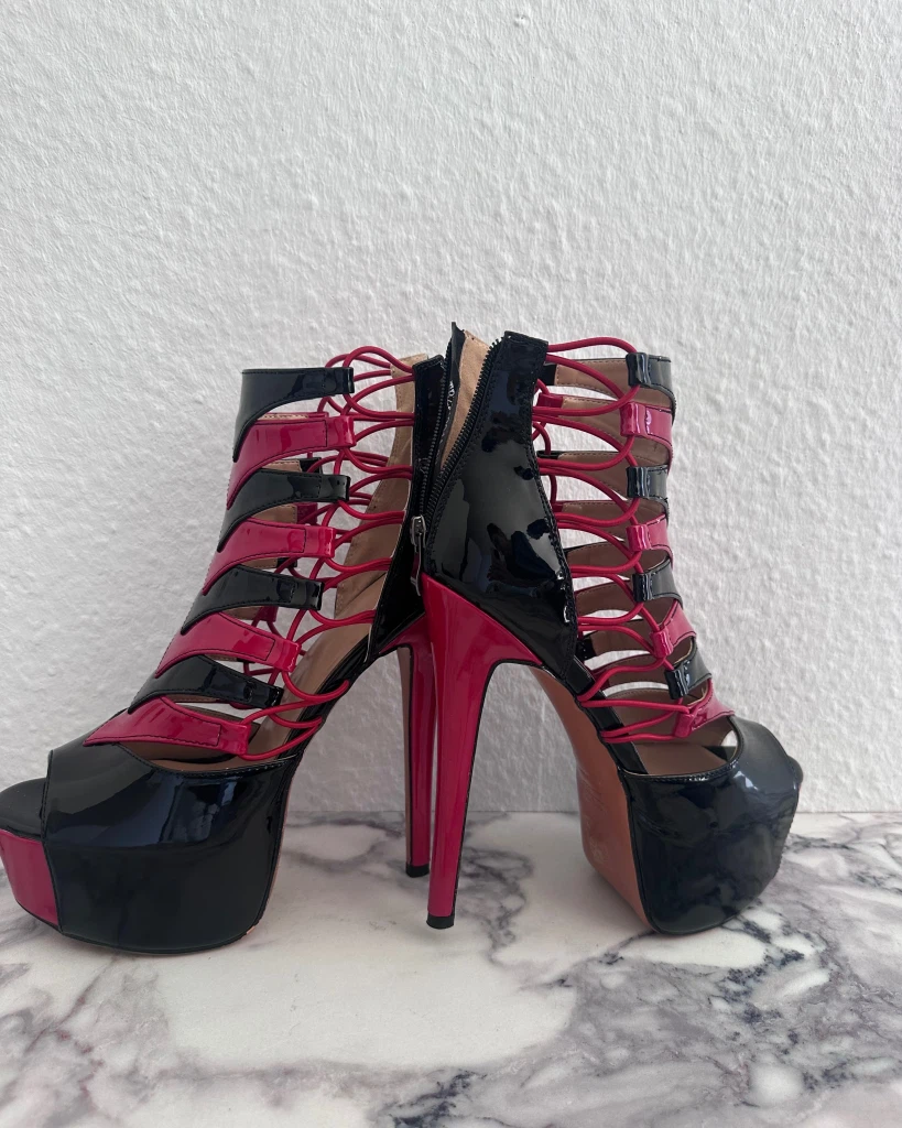 AleynaGrace:Wer Interesse hat Schuhe oder co zu kaufen AleynaGrace:Wer Interesse hat Schuhe oder co zu kaufen