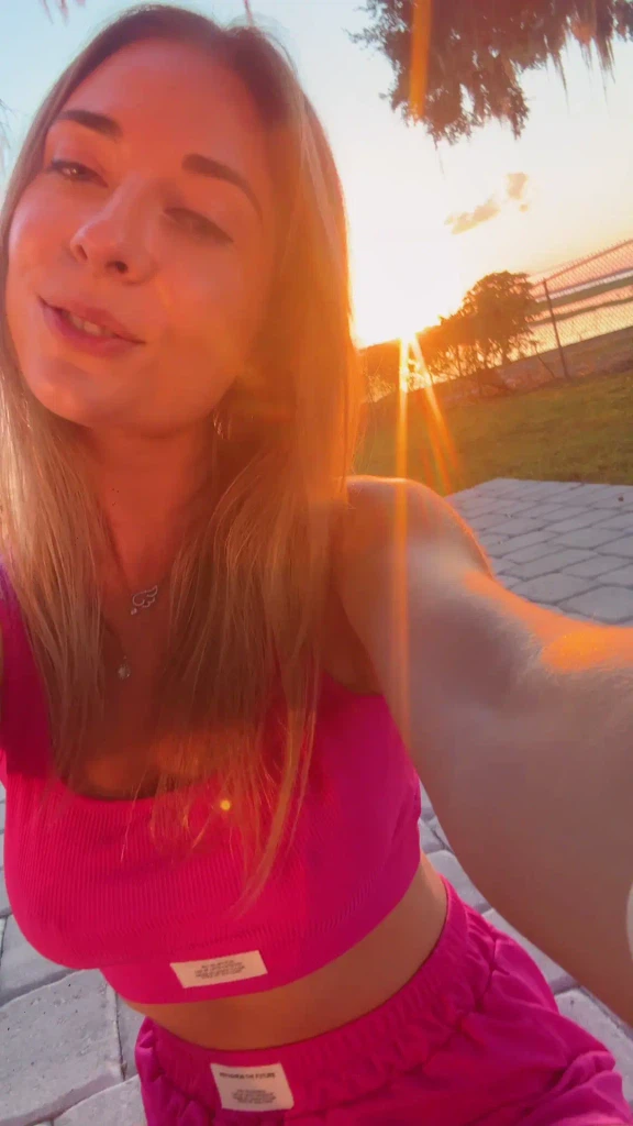 LeniFetisch:Schönen sonnigen Start in den Tag