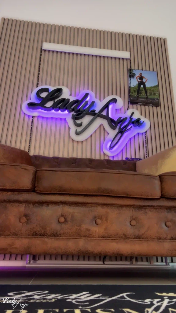 Lady-Anja:Deine Herrin ist live