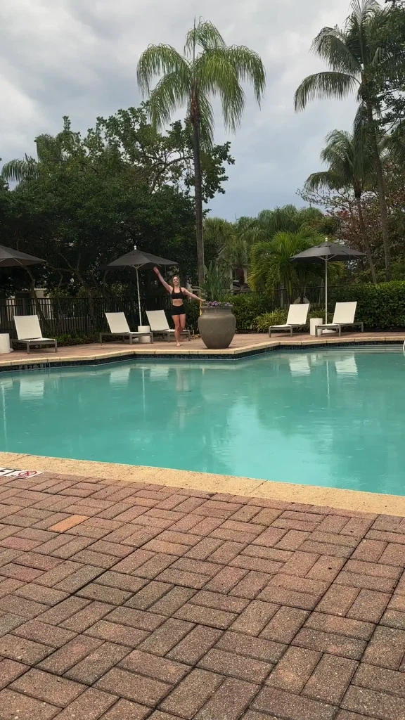 LeniFetisch:Auch im Paradies kann es mal regnen