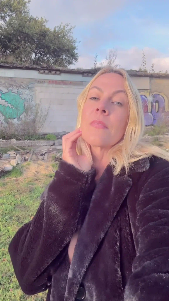 Miley-Weasel:Na…möchtest du…. Miley-Weasel:Na…möchtest du….