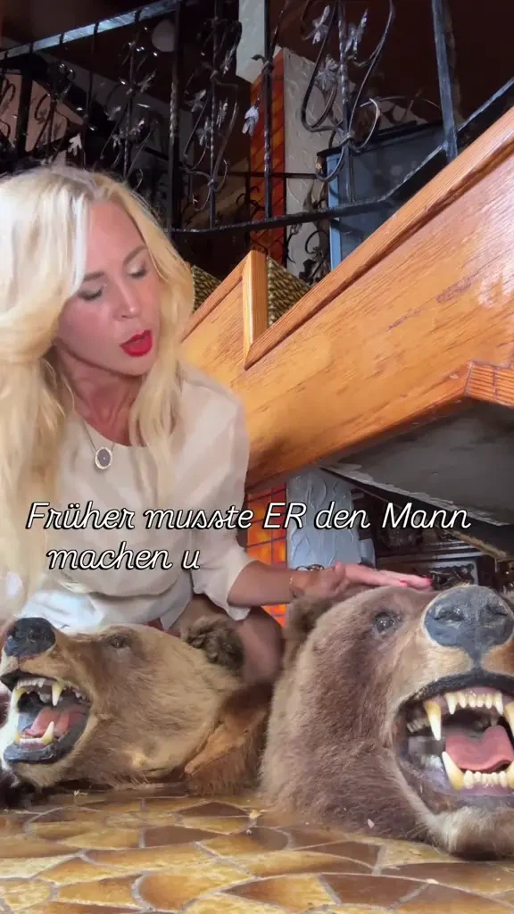 Kate-Monroe:Bereit von mir gejagt zu werden? Bin live Kate-Monroe:Bereit von mir gejagt zu werden? Bin live