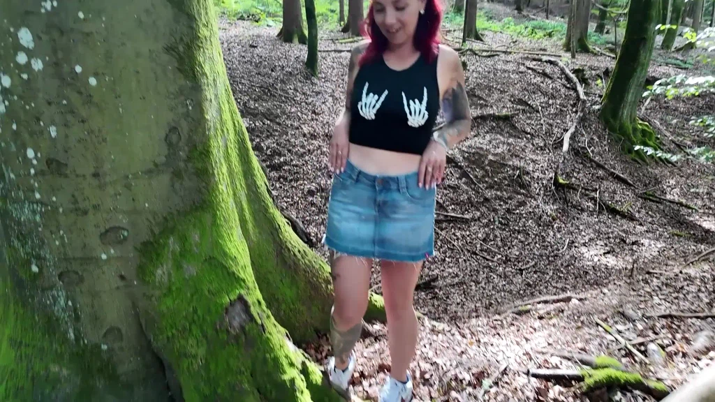 NinaDevil:Heiße Outdoor-Action im Wald? Na, wenn das hier mal kein perfektes Plätzchen für einen geilen Quicky ist… Wenn du mich an den Baum drückst, könntest du mich hier direkt von hinten nehmen. NinaDevil:Heiße Outdoor-Action im Wald? Na, wenn das hier mal kein perfektes Plätzchen für einen geilen Quicky ist… Wenn du mich an den Baum drückst, könntest du mich hier direkt von hinten nehmen.